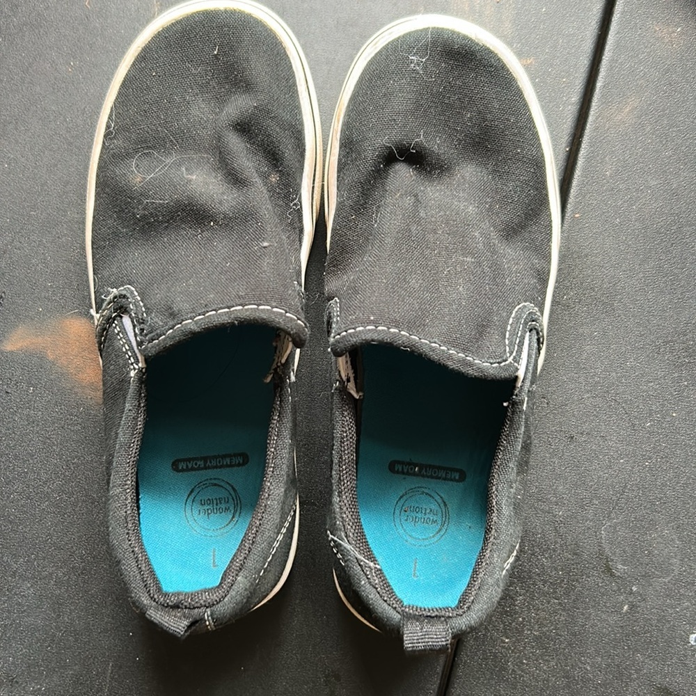 Wonder Nation Black Slip-On Kids Sneakers - Picture 2 of 4